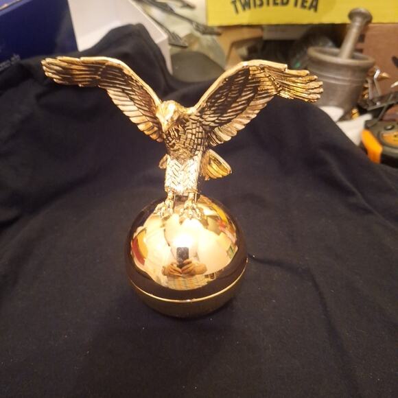 Vintage Unopened Gold Bald Eagle COLLECTIBLE COLOGNE DECANTER With After Shave - Picture 1 of 6